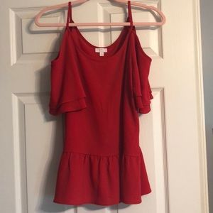 📚 Charming Charlie cold shoulder top